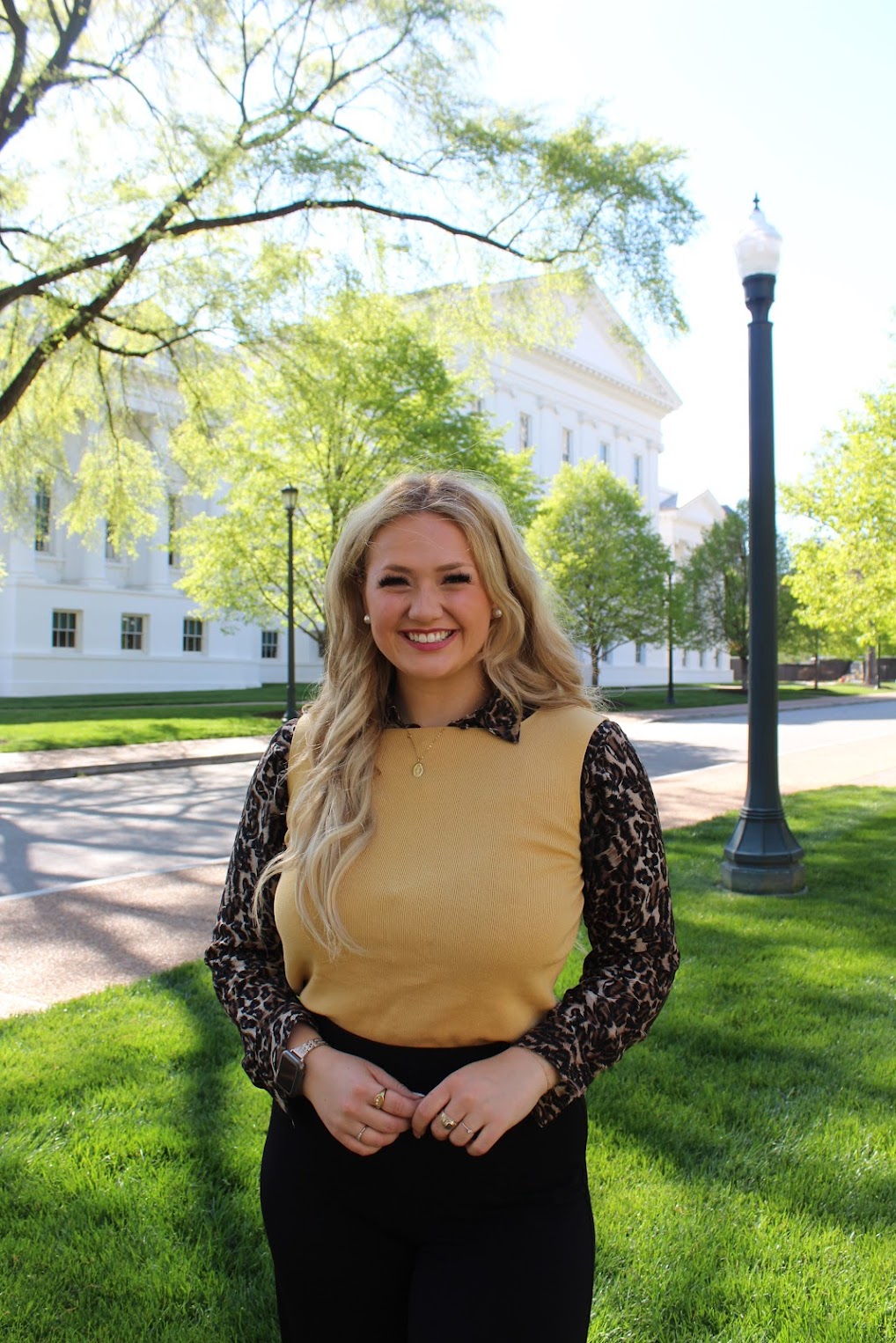 مساعد السكرتير المساعد إيل سميث