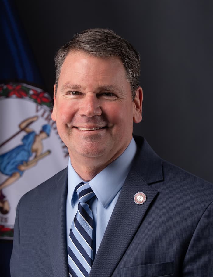 السكرتير مات لوهر